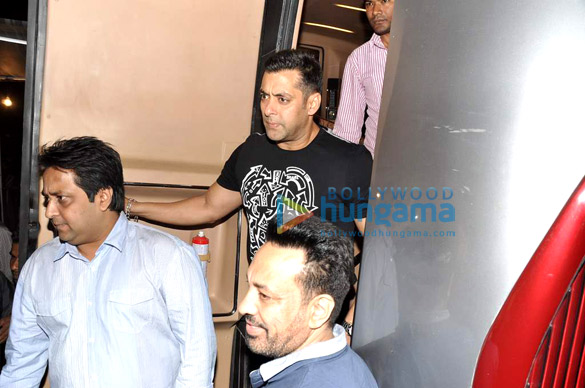 bollywood biggies at umang police show 2013 71