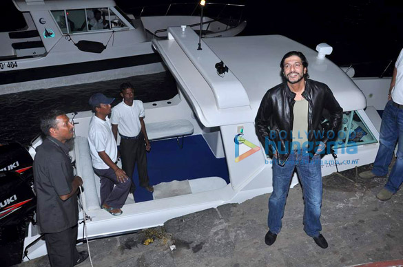 celebs grace hrithiks birthday yacht party 13