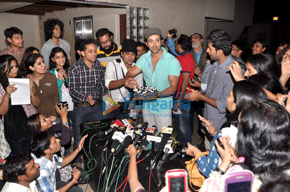 hrithik roshan celebrates birthday with media 3