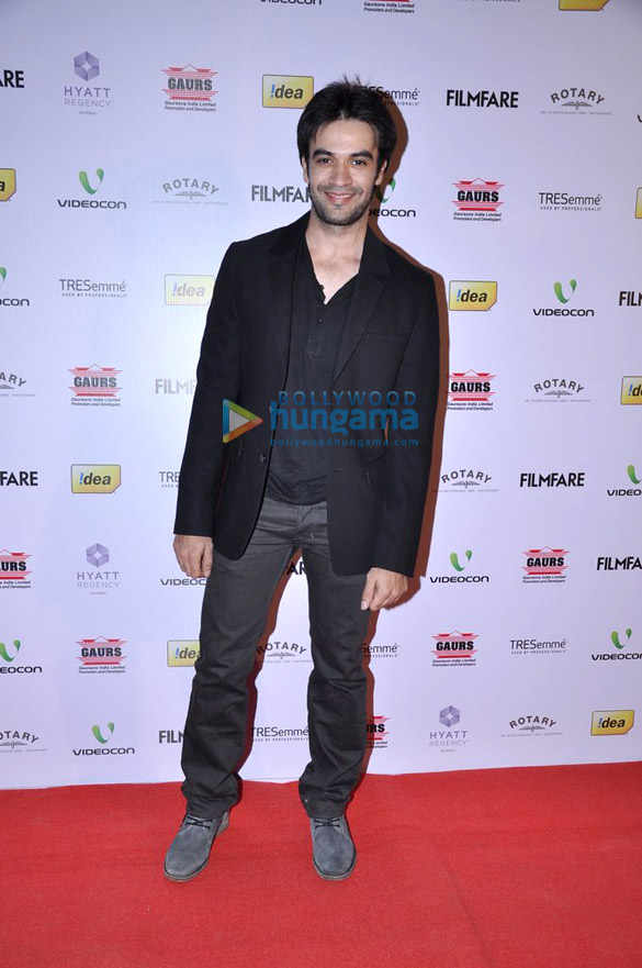 celebs grace the filmfares nomination bash 43
