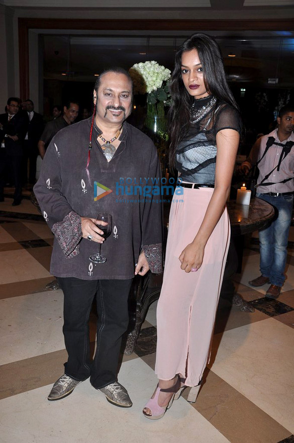 sushmita zeenat shriya others at beti fashion show 27
