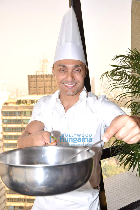 gul panag at scmms pasta bash 5