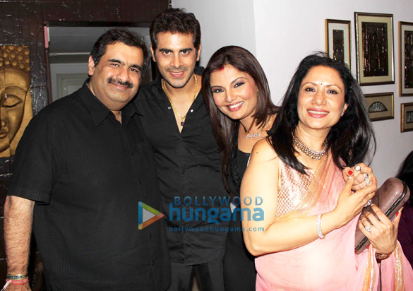 deepshikha celebrated her first marriage anniversary 5