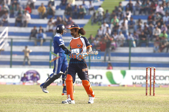 riteish genelia at veer marathi vs karnataka bulldozers match 5