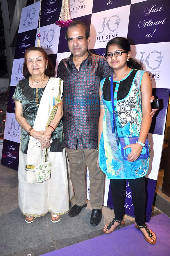 karisma at pradeep jethanis jet gems store launch 9