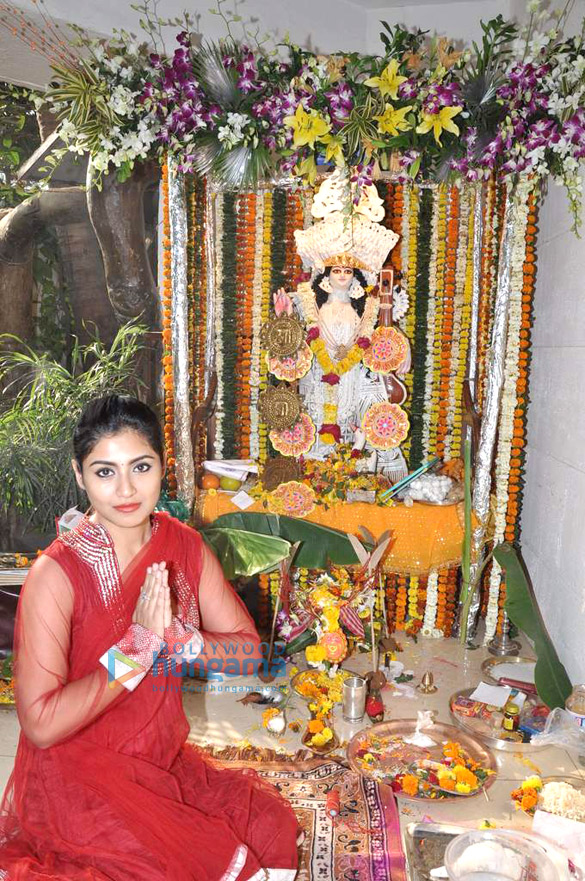 sophie rimi sen at bappi lahiris sarwasti pooja 3