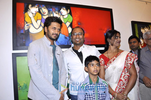 riteish inaugurates anand panchals exhibition 2