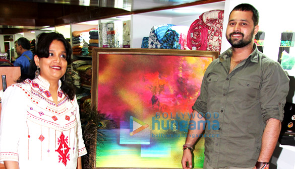 inauguration of amisha mehtas colour dance art show 5