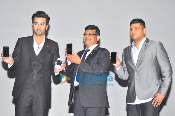 ranbir kapoor launches blackberry z10 in india 3