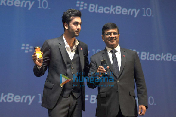 ranbir kapoor launches blackberry z10 in india 5