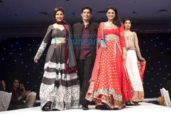 manish malhotras fashion fundraiser show for angeli foundation in london 7