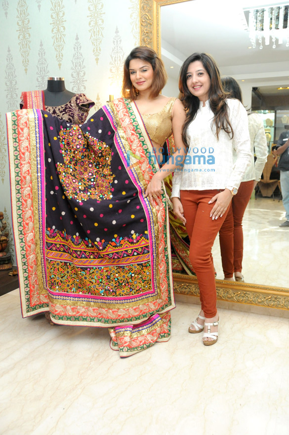 amy billimoria designs a unique saree for womans day 4