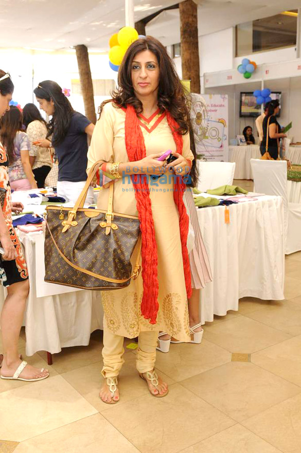 magic rainbow exhibition 13