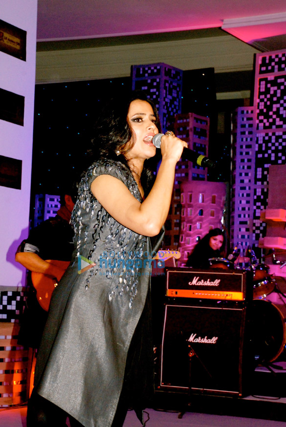 sona mohapatra at the best city awards in delhi 4
