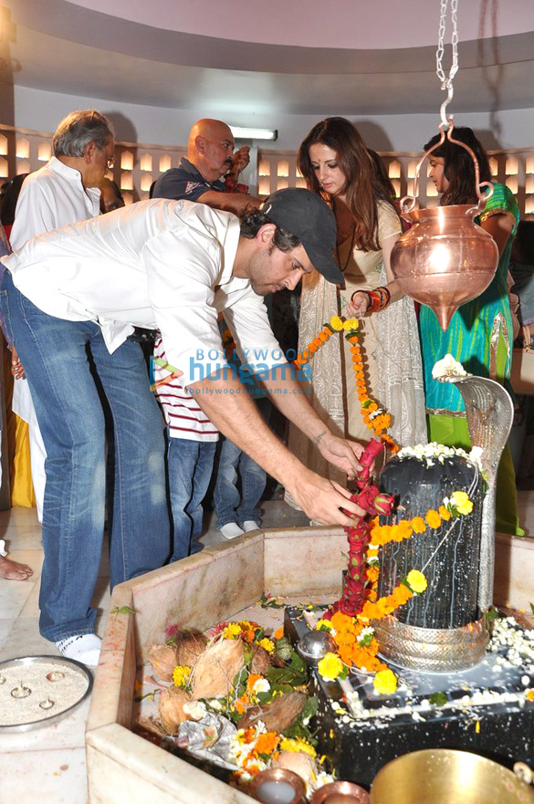 hrithik celebrates maha shivratri with his family 5
