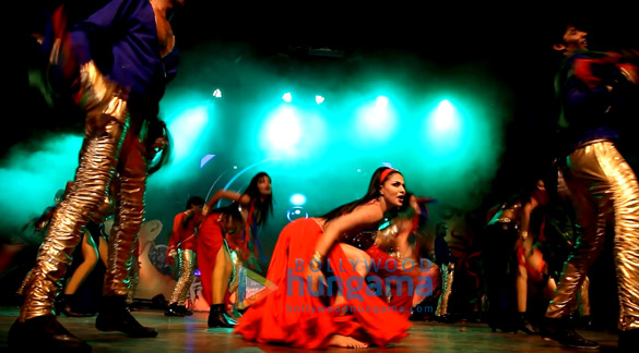 veena malik at the silk sakkath maga music launch 17