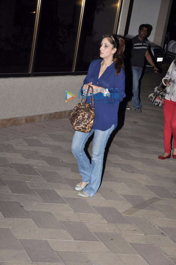 abhishek hrithik ajay visit sanjay dutts residence 13