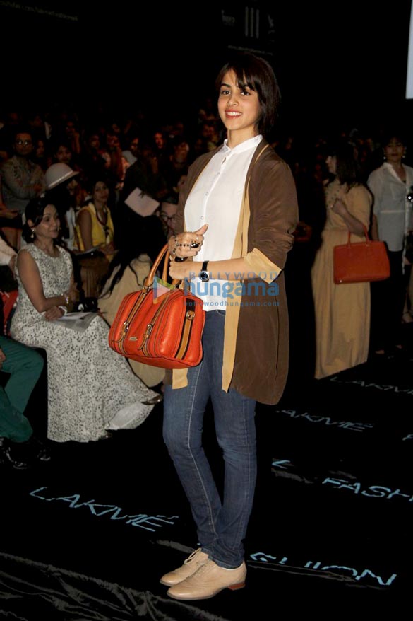 celebs walk for aarti vijay gupta at lakme fashion week 2013 day 2 8