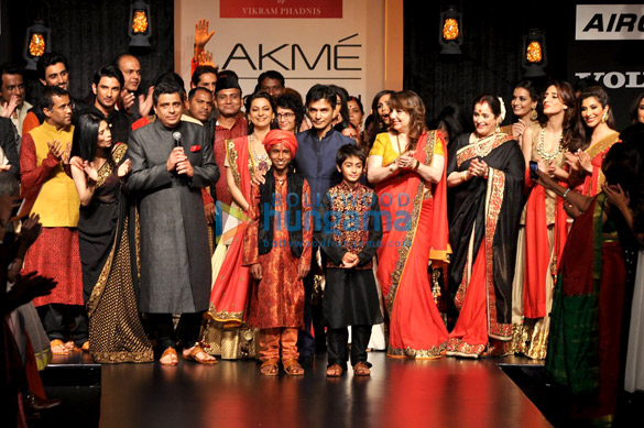 vikram phadniss swades show at lakme fashion week 2013 2