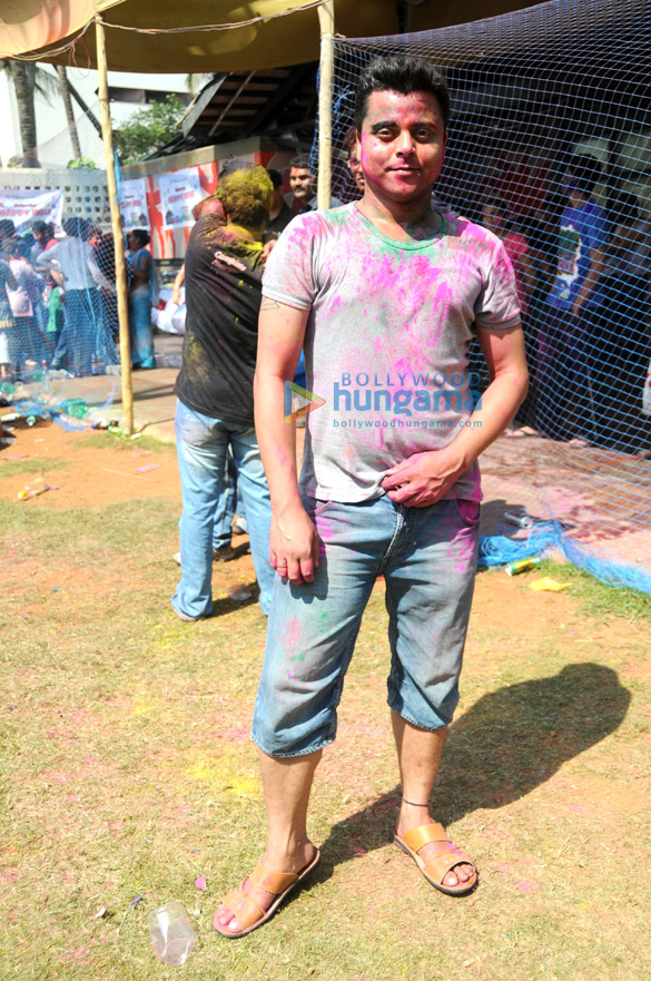 celebs celebrate holi at colour blasts 2013 12