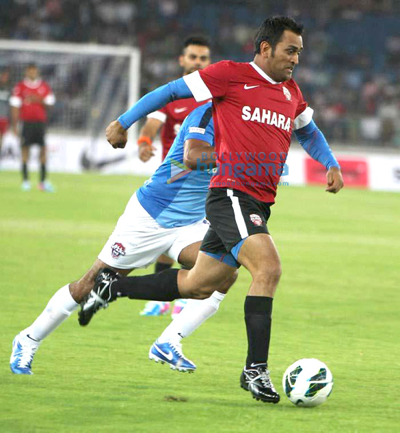 celebs play against the indian cricketers at the charity football match in delhi 7