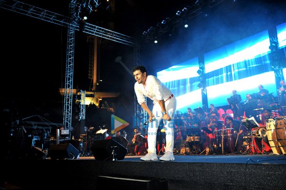 sonu nigam at the klose to my heart concert 5