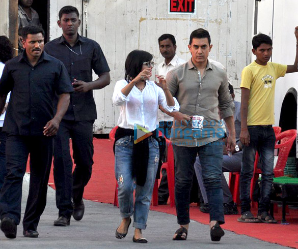 aamir khan snapped at mehboob studio 3