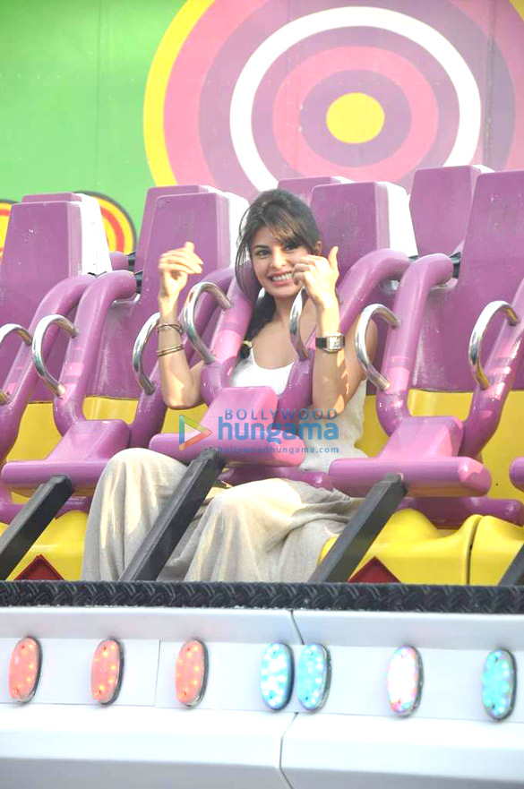 jacqueline launches esselworlds top spin ride 5