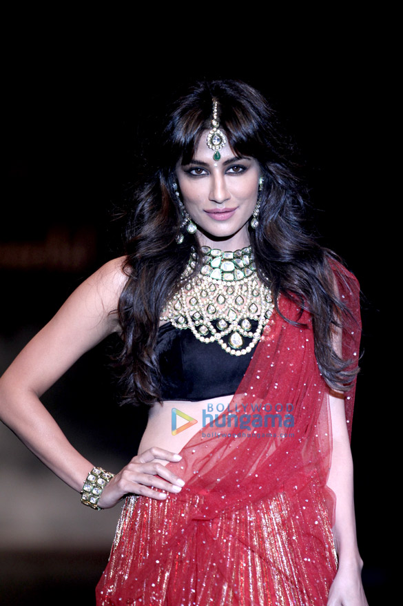 chitrangda singh walks the ramp for hazoorilal 3