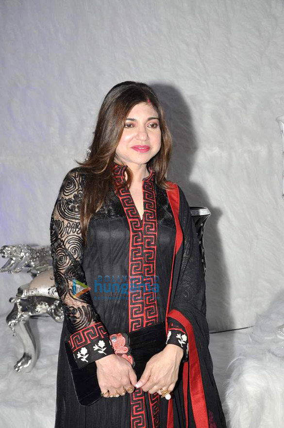 celebs grace poonam dhillons birthday bash and rohit vermas fashion show 14