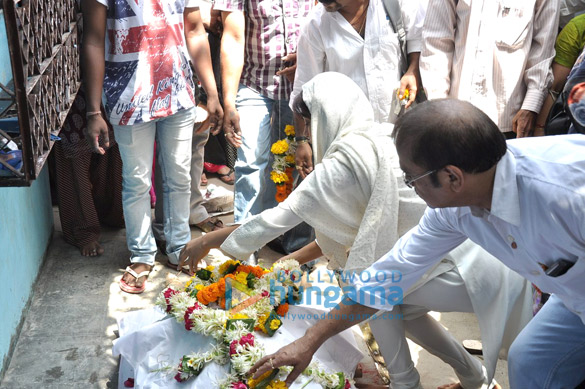 priyanka chopra attends her spotboy jibans last rites 6
