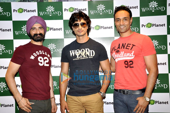 vidyut jamwal unveils woodlands spring summer collections 2
