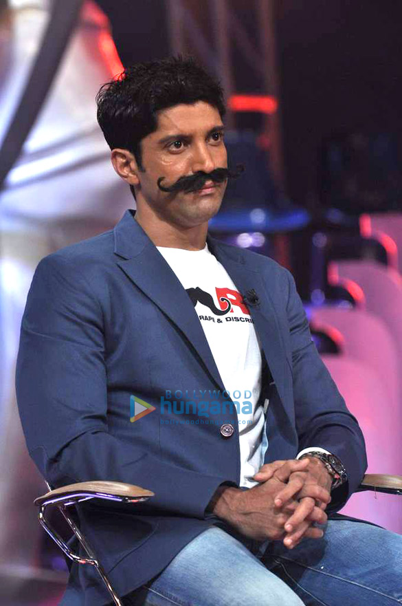 farhan snapped promoting his campaign mard at the ipl 6 4
