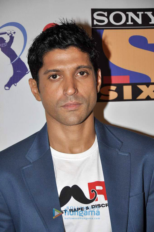 farhan snapped promoting his campaign mard at the ipl 6 10