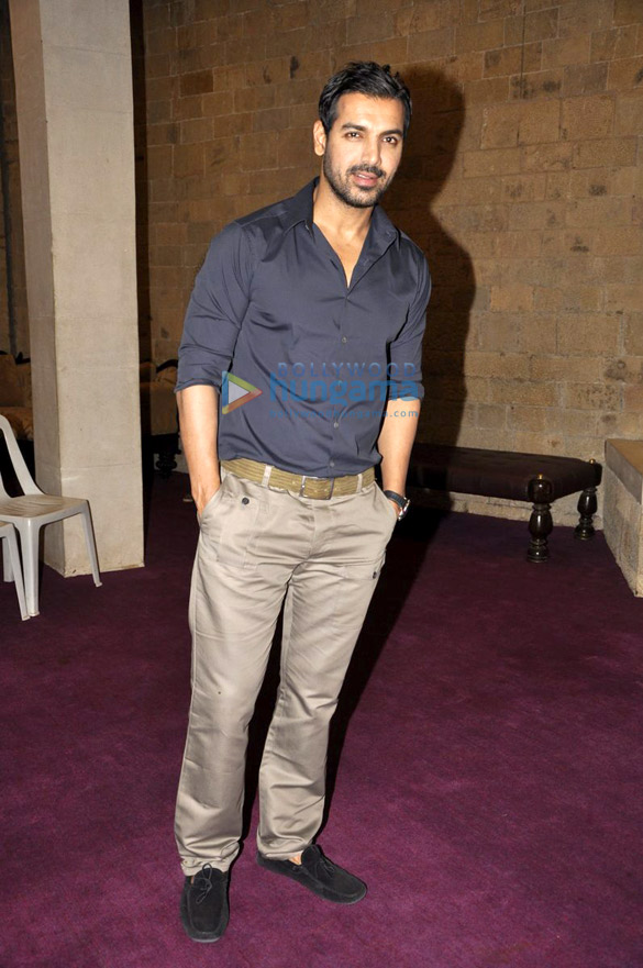 john abraham meets make a wish india foundation kids 8