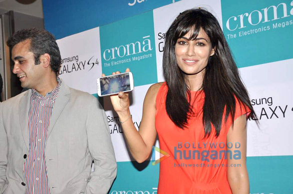 chitrangda launches samsung galaxy s4 3