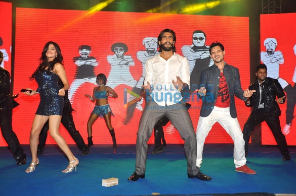 ranveer vivek arshad at the launch of samsung s4 by reliance digital 23