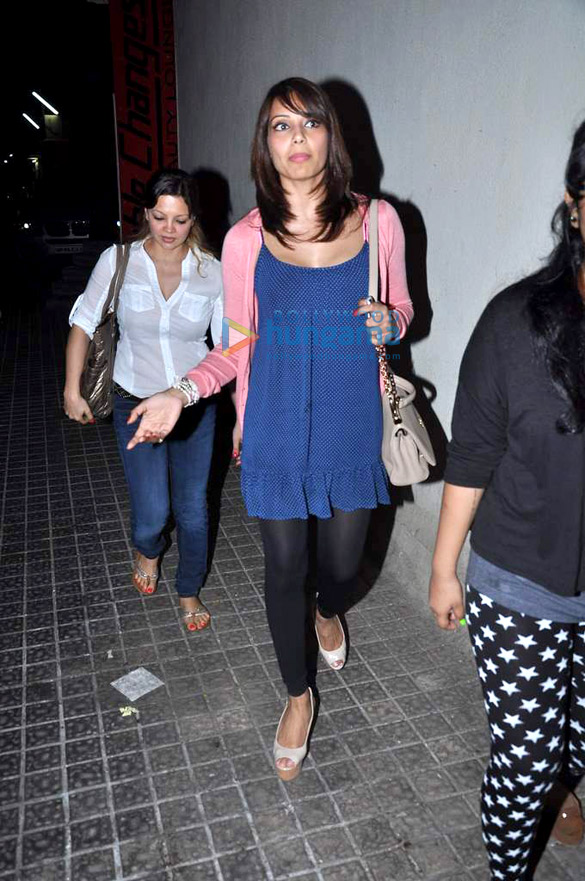 bipasha ameesha snapped at pvr juhu 2