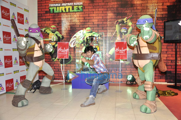 vidyut jamwal at the launch of teenage mutant ninja turtle toys at hamleys 2