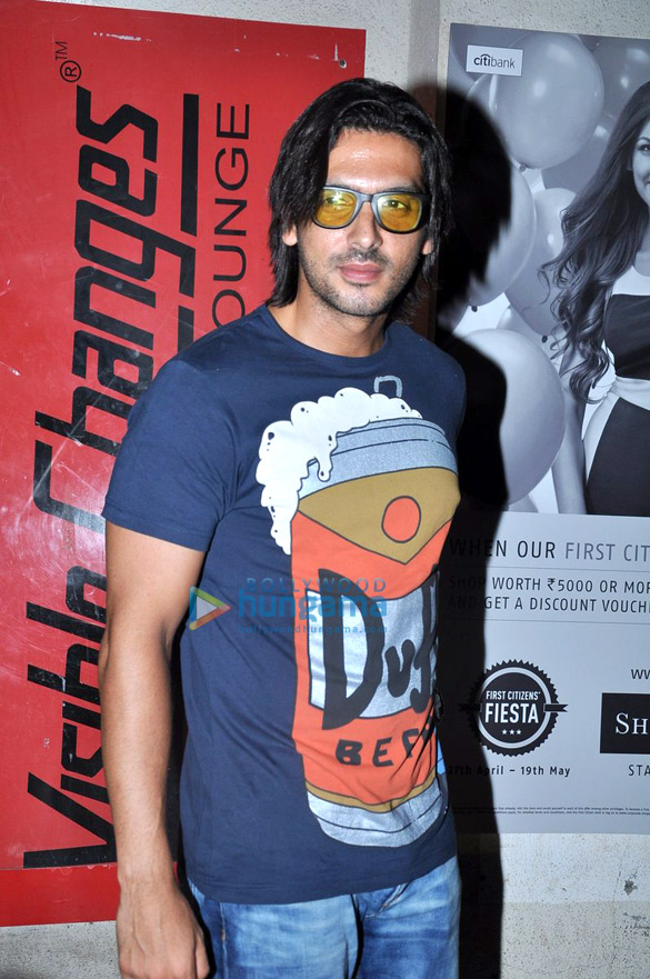 zayed khan snapped at pvr juhu 7