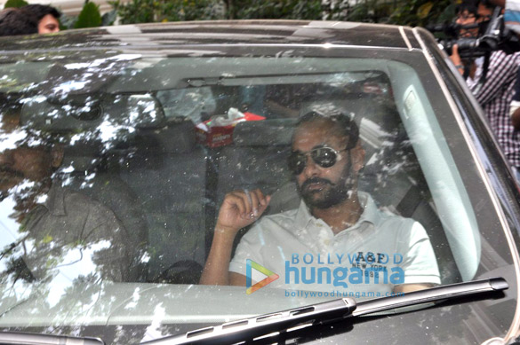 sanjay dutt surrenders before tada court 9