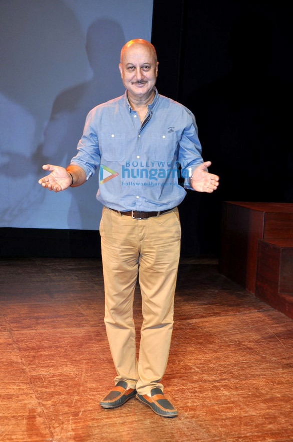 300th show of anupam khers play kucch bhi ho sakta hai 3