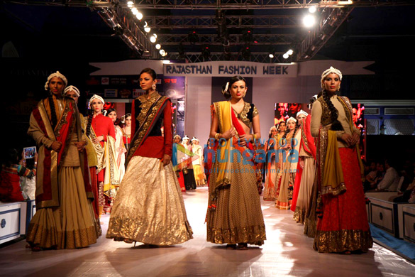 vikram phadnis show at the rajasthan fashion week 2013 4