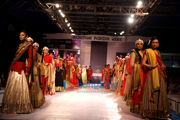 vikram phadnis show at the rajasthan fashion week 2013 5