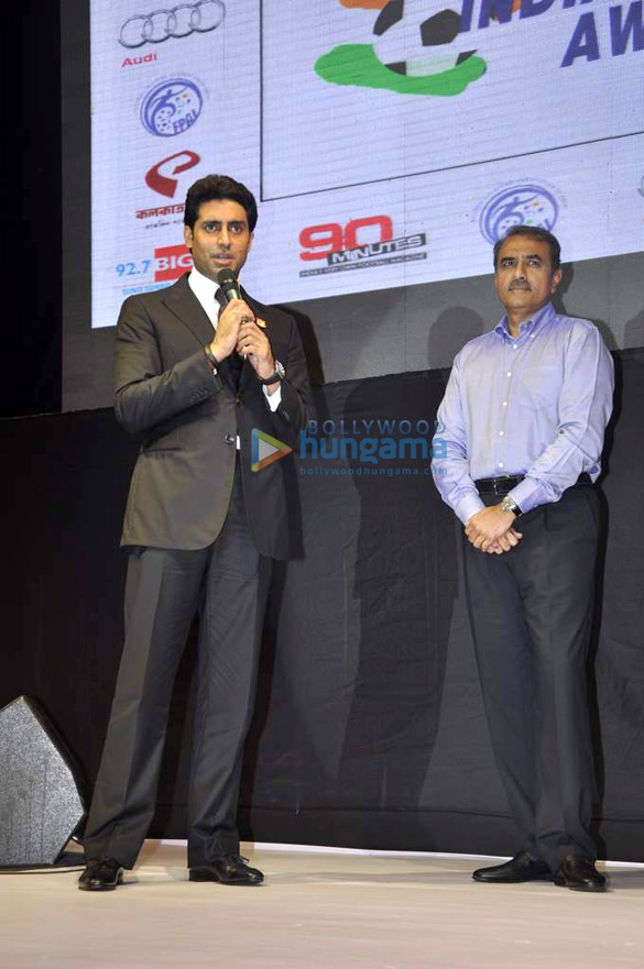 abhishek at indian football awards 2013 3