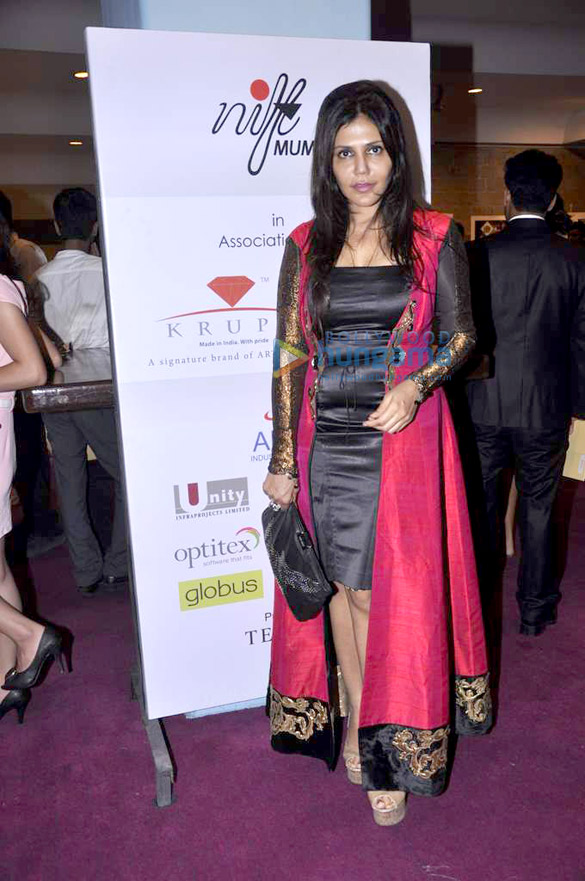 leading models walk for nift mumbai show by achala sachdev 3
