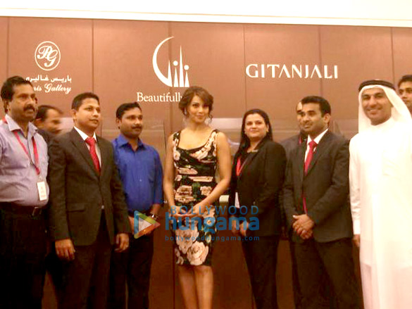 bipasha basu launches gili paris gallery in dubai 6