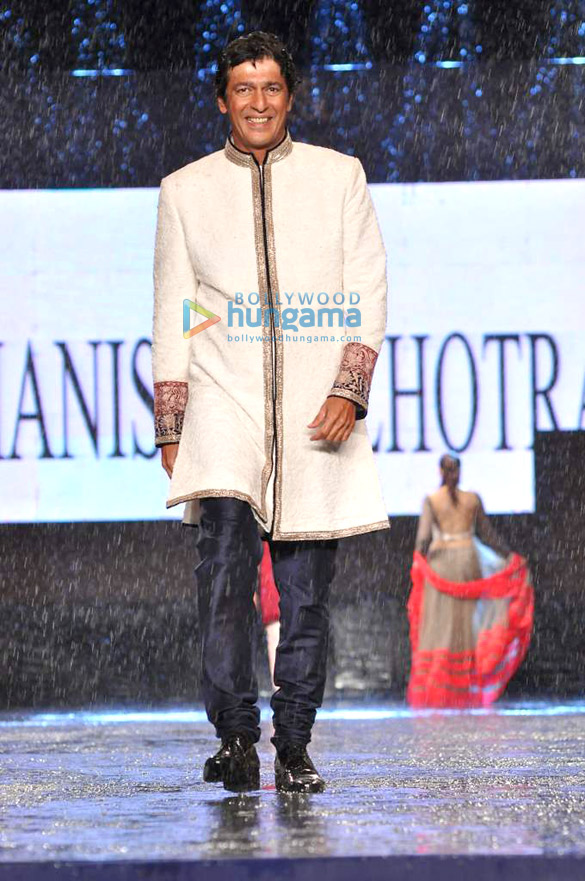 celebs walk for manish malhotras show for cpaa 15