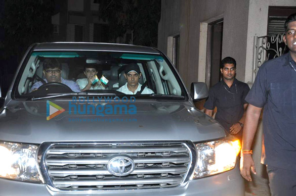 aamir khan visits jiah khans home 4