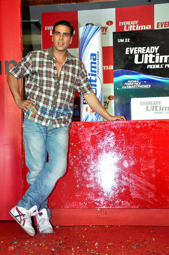 akshay kumar at the launch of eveready ultima mobile power 6